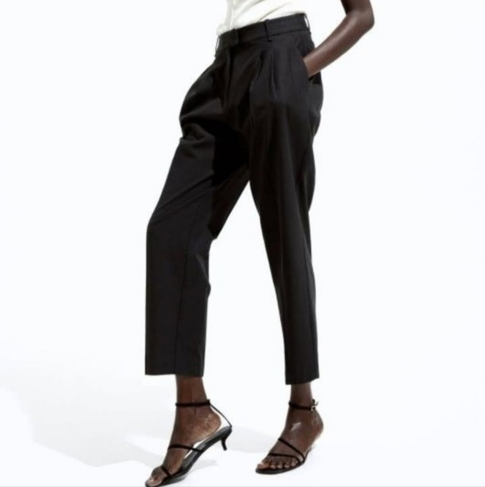 2 H&M Black High-Waisted Trousers with Pleated Front